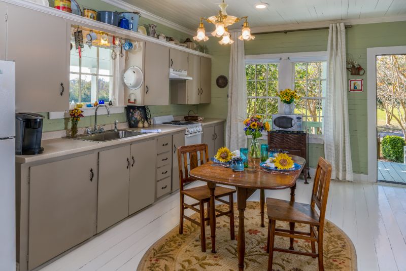 Sweet Surrender Cottage kitchen