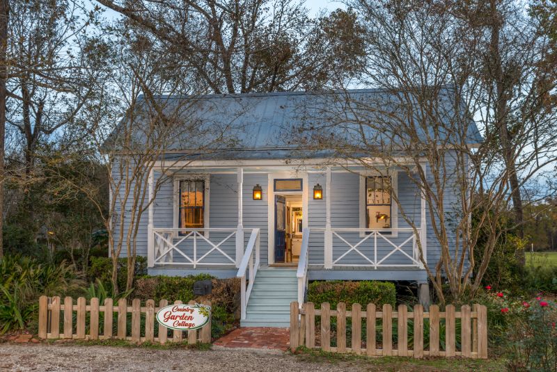 Country Garden Cottage exterior