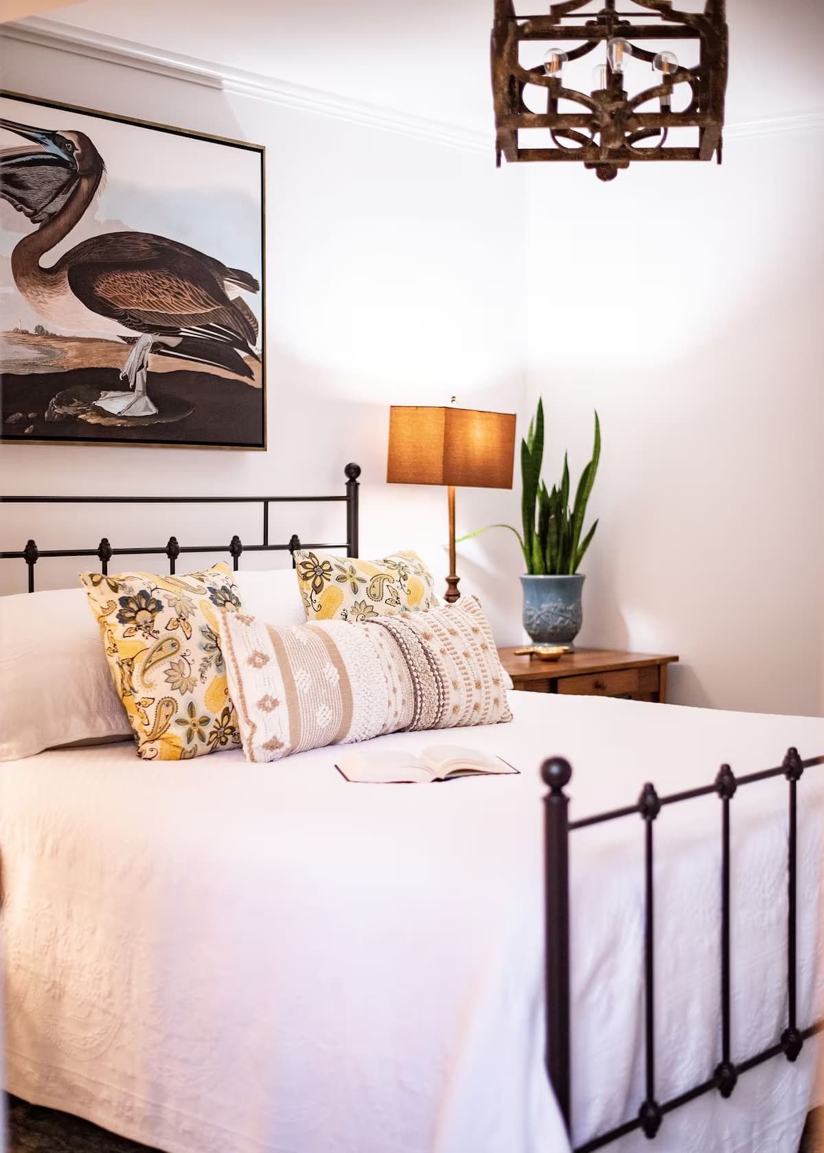 Huey_Hill_Farm_Bed_And_Breakfast_Louisiana_Interior_Master_Bedroom_King_Bed_2