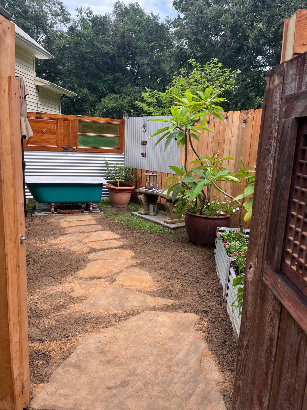 Bonne Terre Cottage Garden Tub